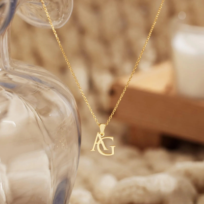 Collar Personalizado con Dobles Iniciales – Resistente al Agua y No se Deslustra