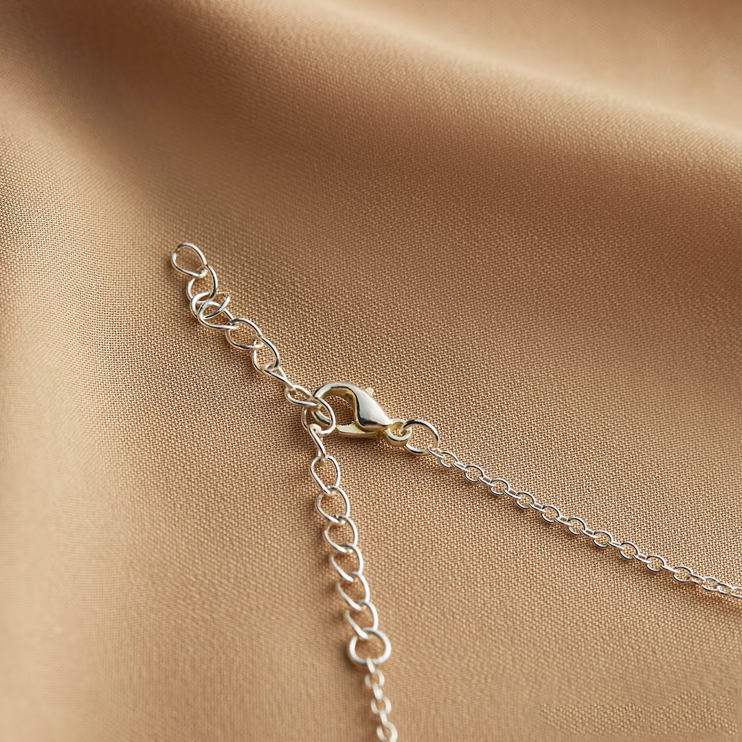 Collar con Nombre y Flor de Nacimiento