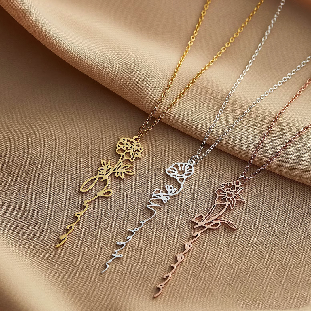 Collar con Nombre y Flor de Nacimiento