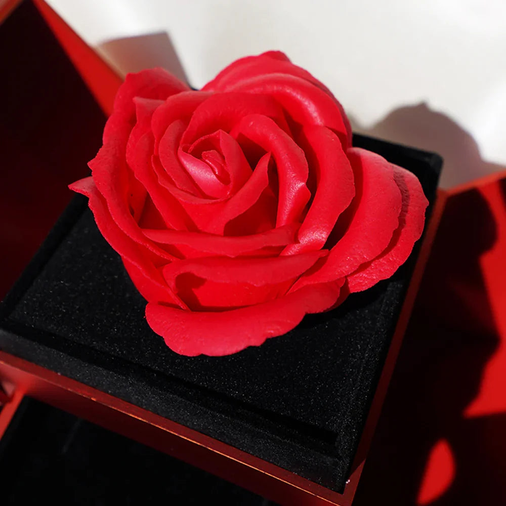 Collar Trébol de 4 Hojas Suerte & Caja con Rosa Eterna